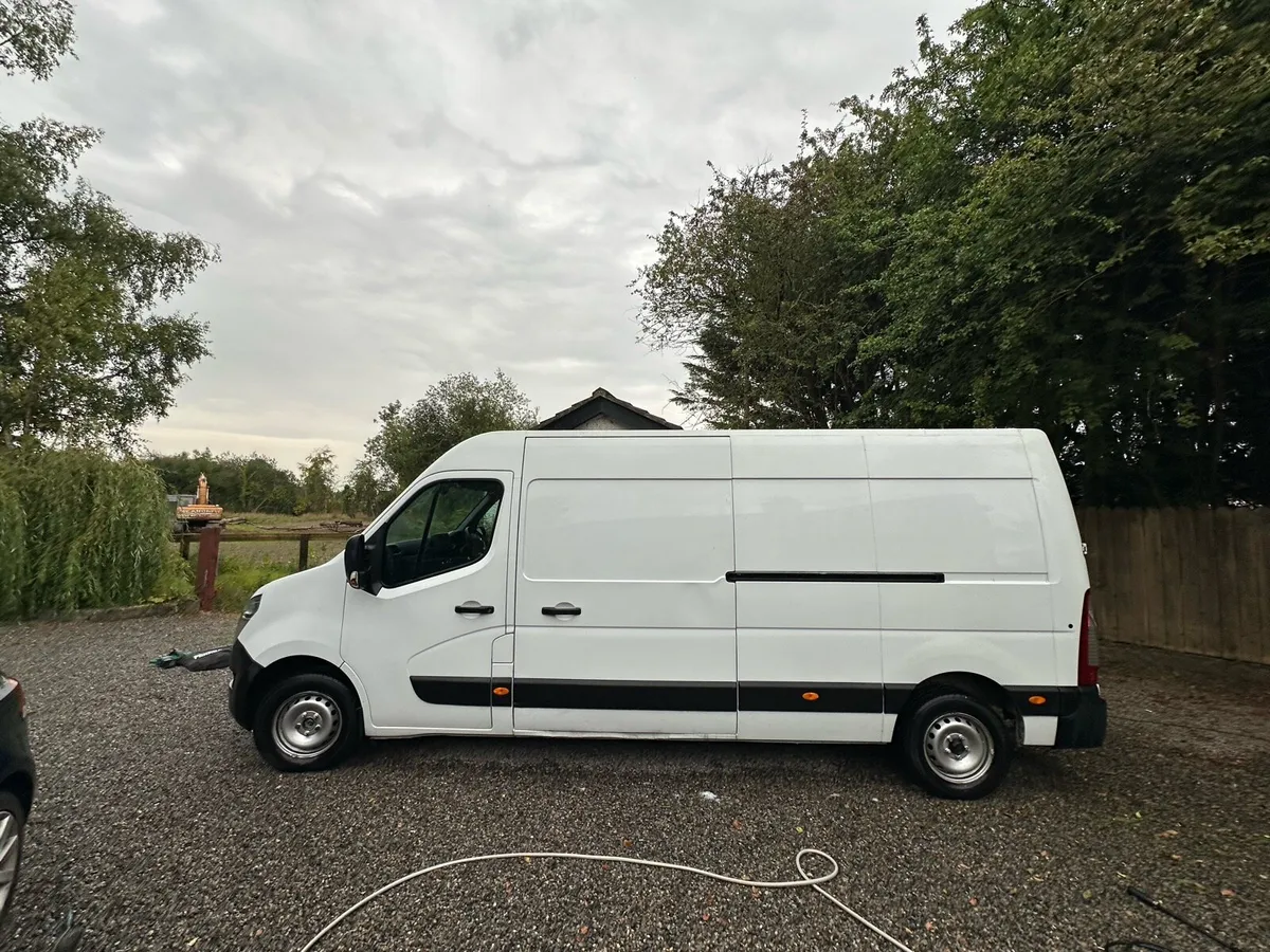 Nissan NV400 Panel Van - Image 3