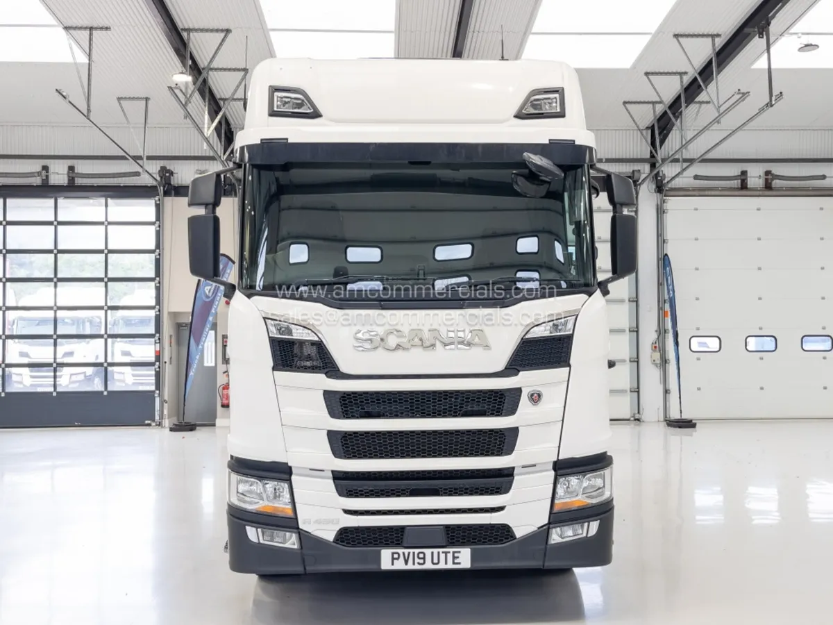 2019 (19) SCANIA R Series R450 Highline 6X2 - Image 2