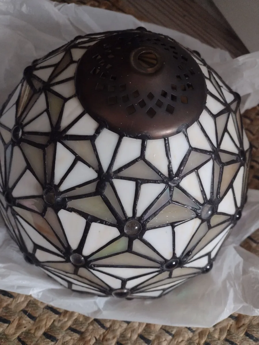 Heavy Tiffany lamp shade - Image 2