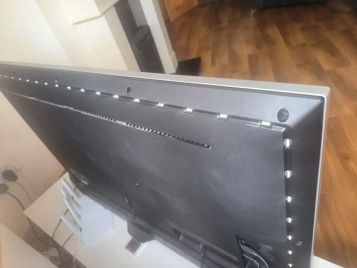 Smart Philips tv 50" amibilight - Image 3