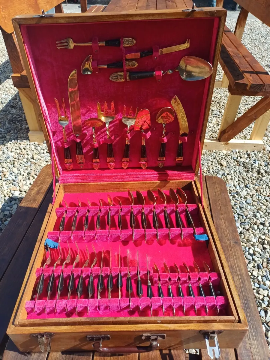 1950’s 78pc Siam Thailand Embossed Set - Image 1
