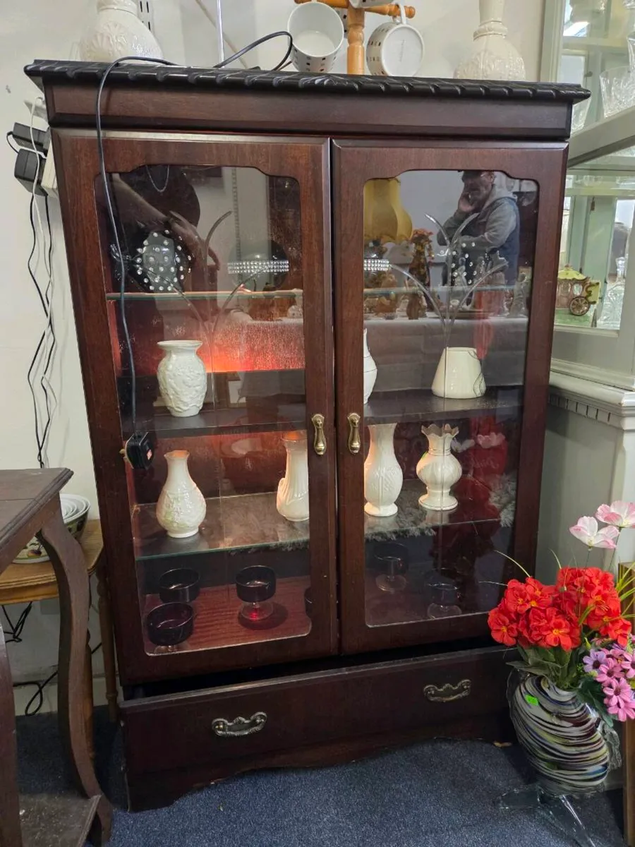 Mahogany unit 2 glass doors - Image 1