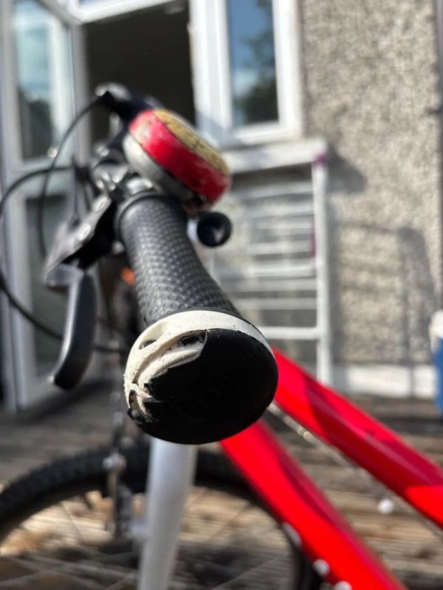 Woom 4 20inch bike - Image 4
