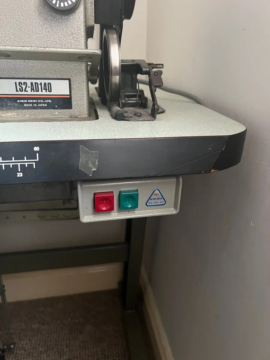 Industrial sewing machine - Image 3