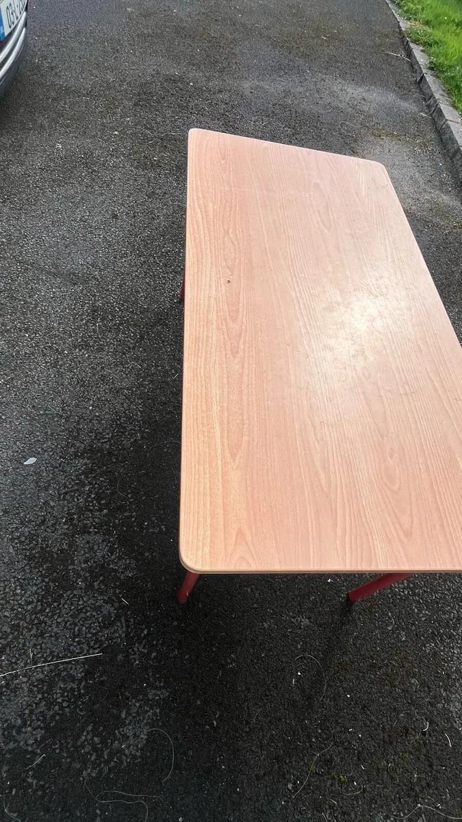Kids table and chair - Image 2
