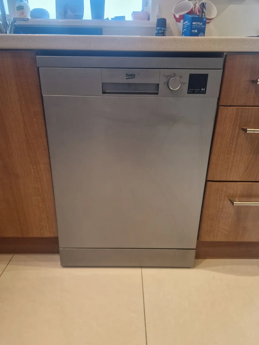 Dishwasher and Condenser Drier - Image 1
