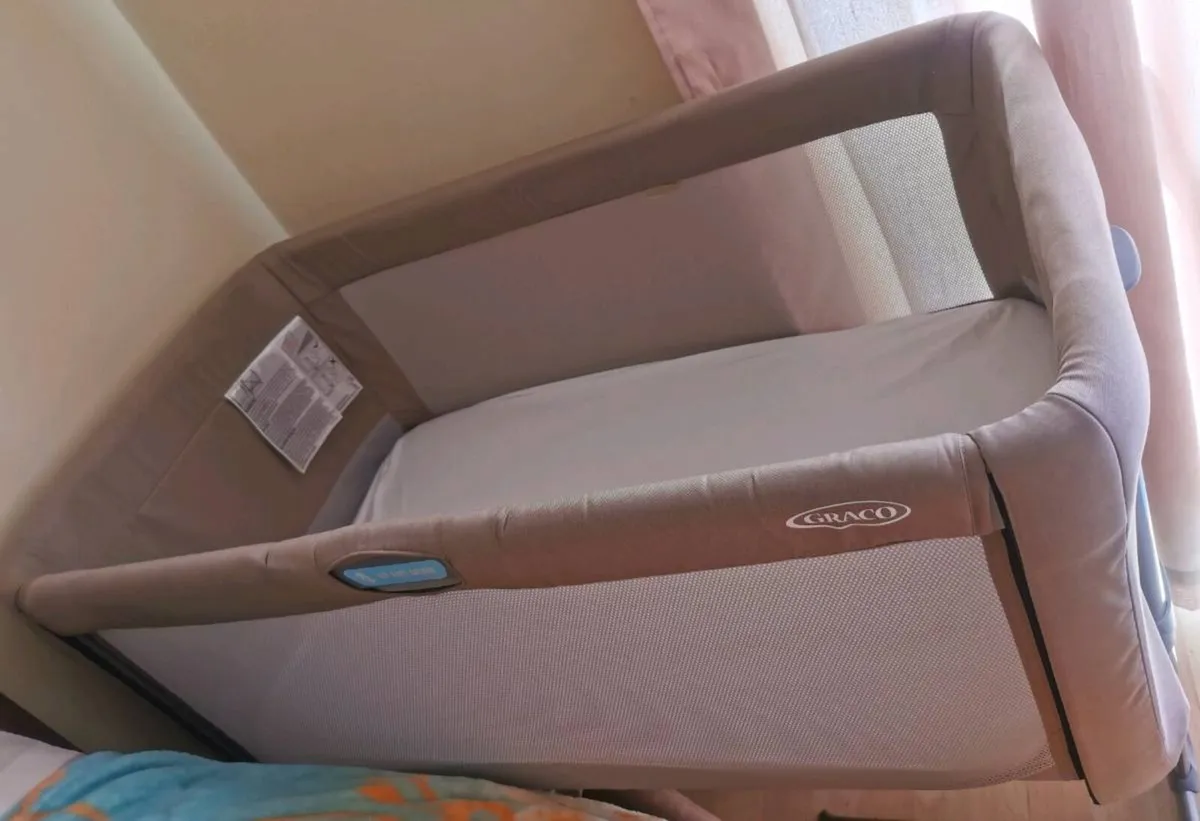 Baby crib - Image 1
