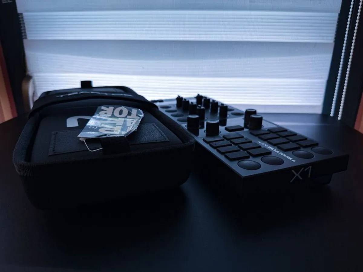 Traktor X1 MK3 Controller Native iInstruments+Modular Bag - Image 3