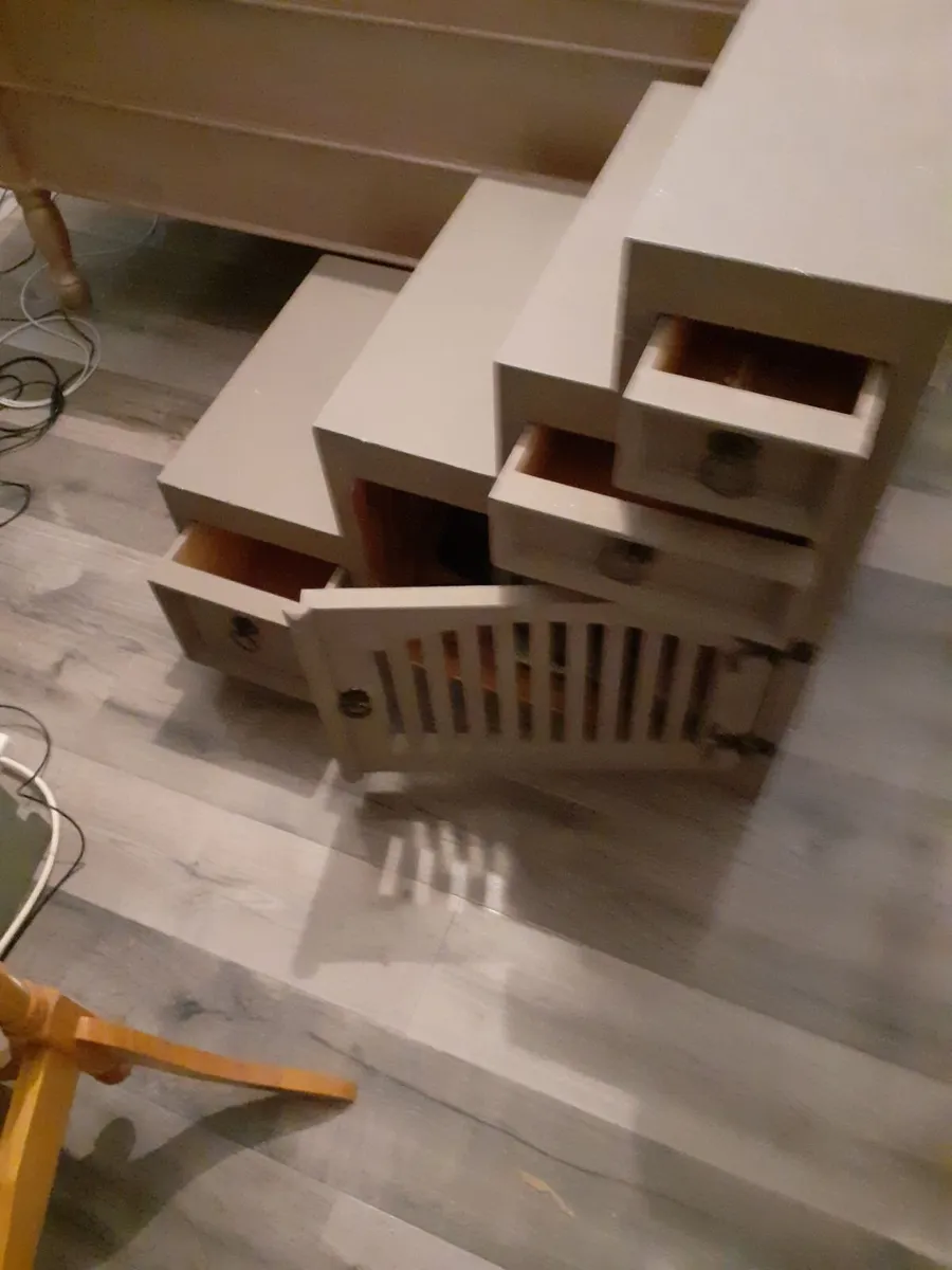 Floor cabinet - Image 1