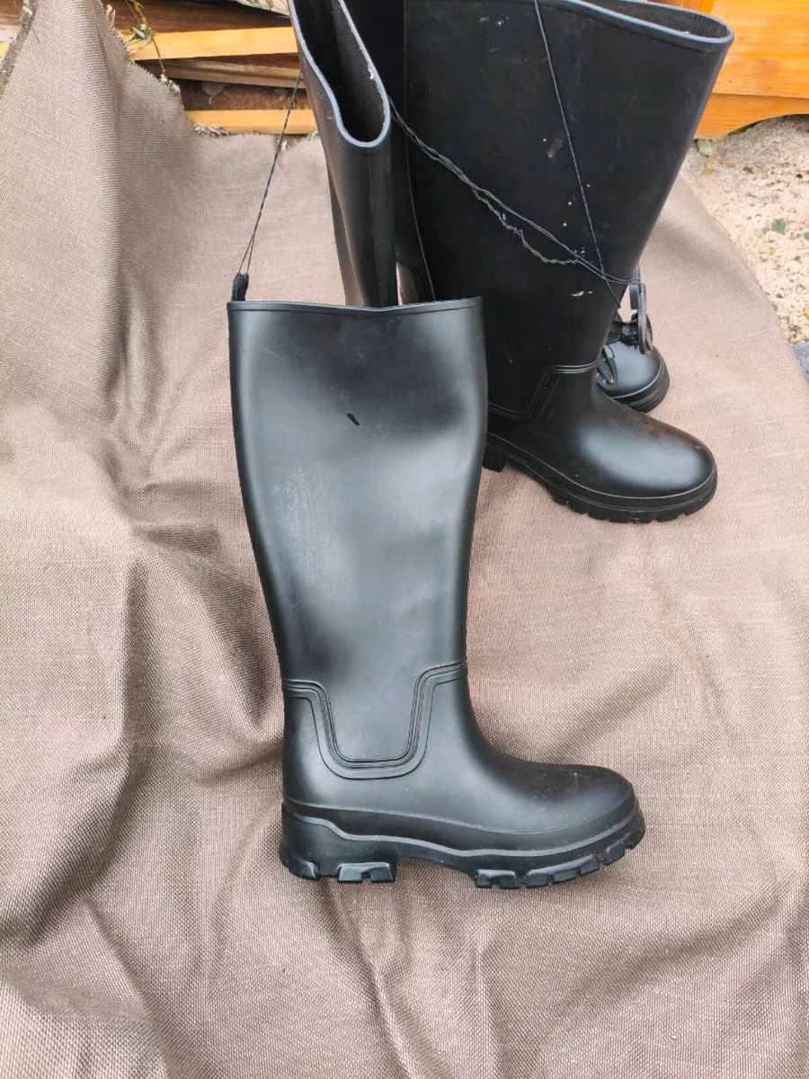 2 New pairs children boots size 4 - Image 3