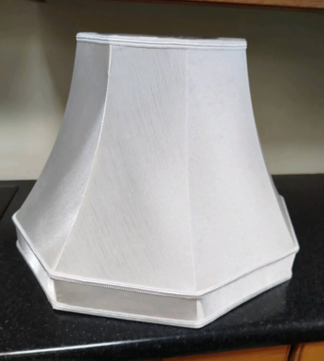 Antique lampshade large - Image 1