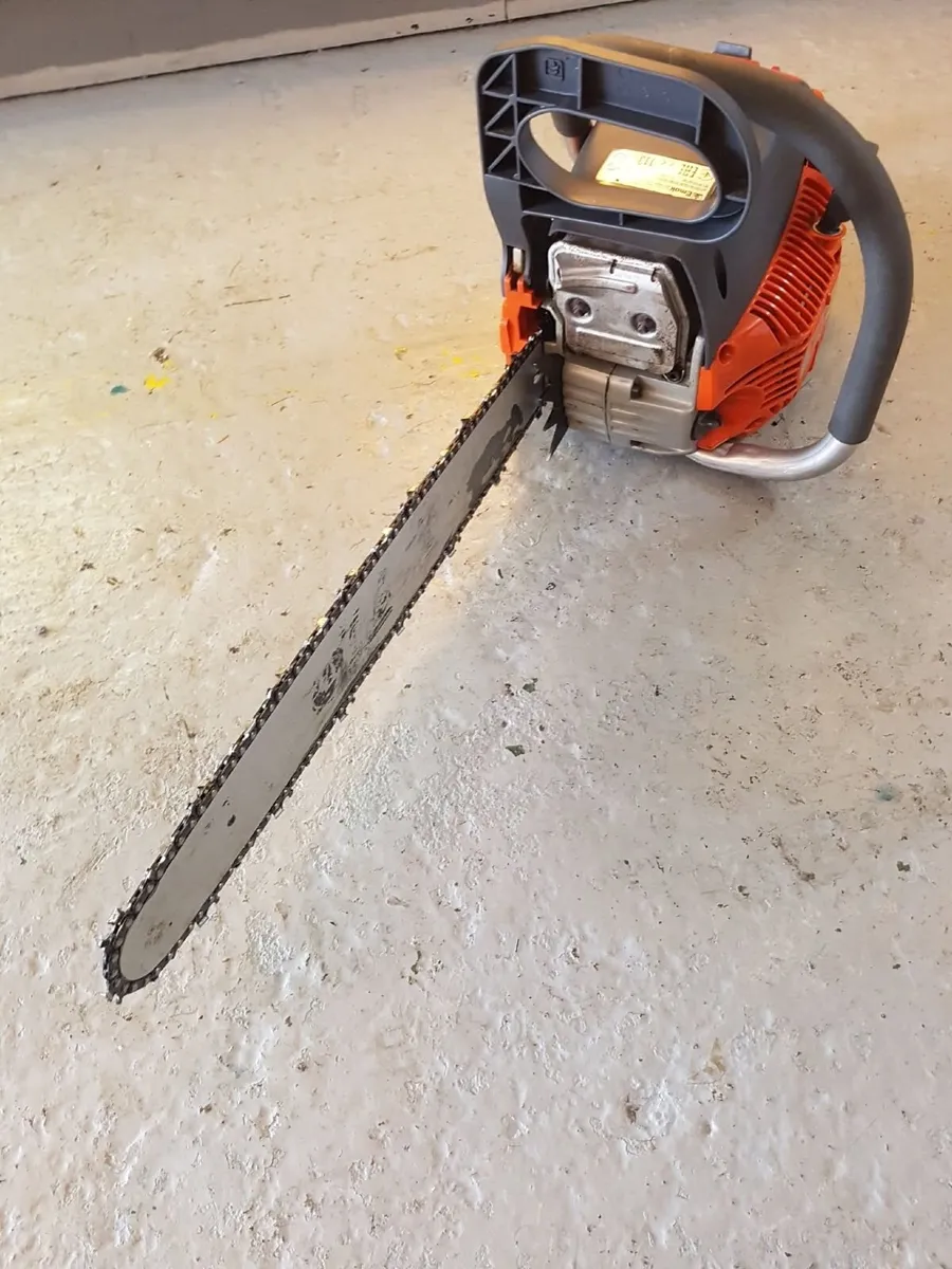 OLEO-MAC 50CC PETROL CHAINSAW - FOR SALE - Image 4