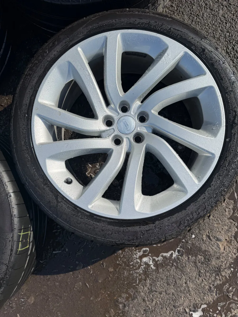 22inch Range Rover sport/discovery alloys - Image 2