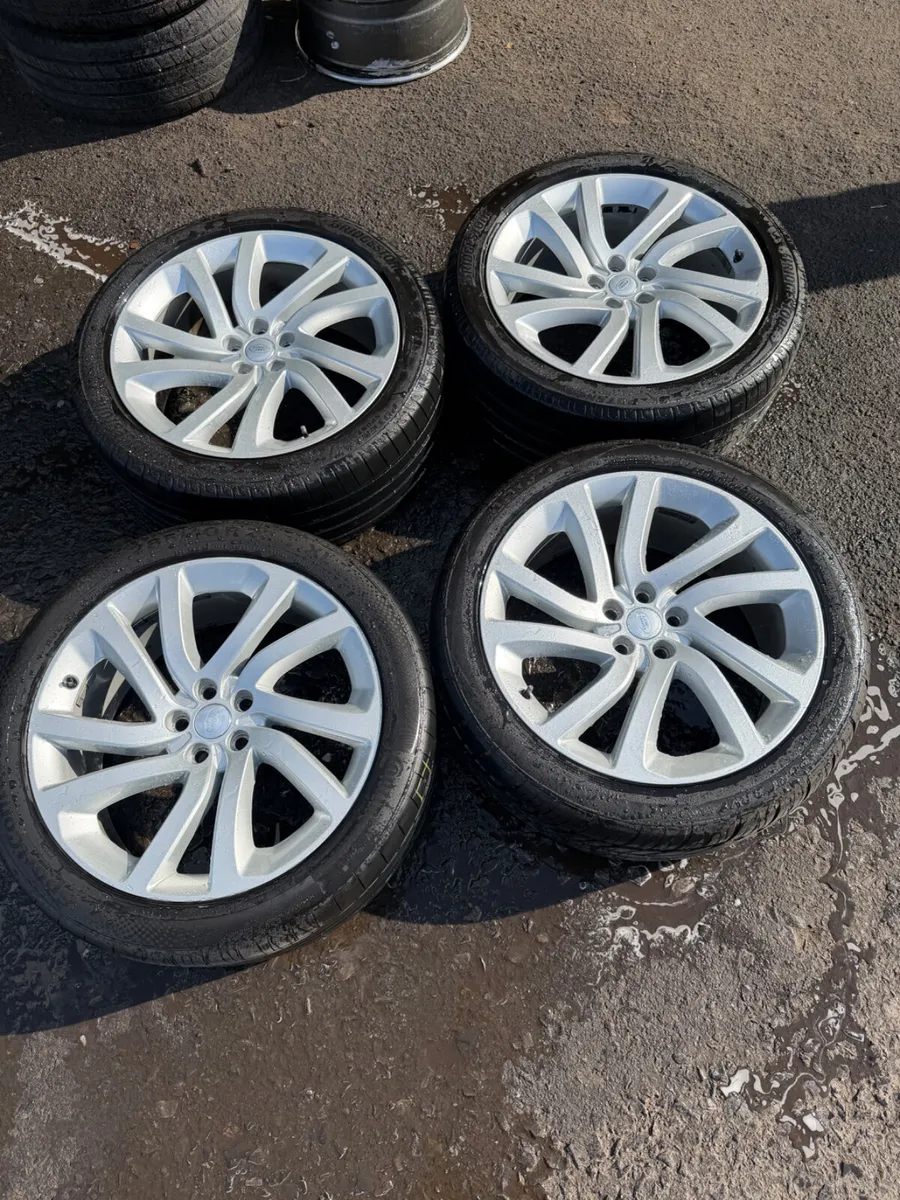 22inch Range Rover sport/discovery alloys - Image 1