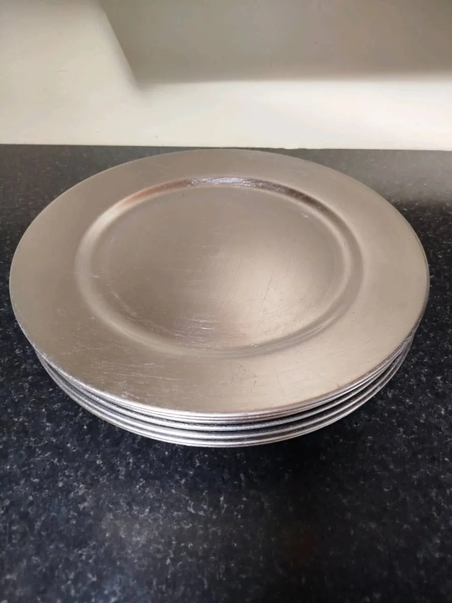 Silver large plates. - Image 1