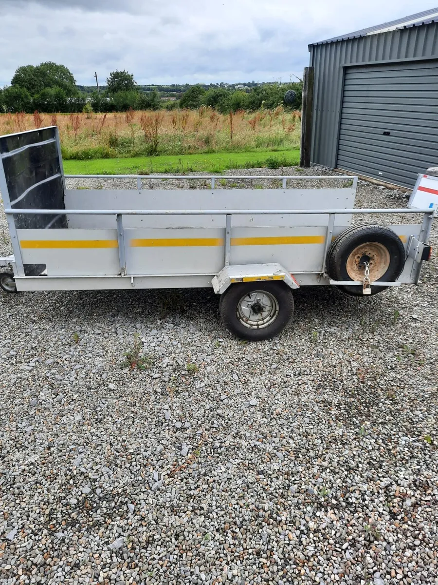Trailer - Image 1