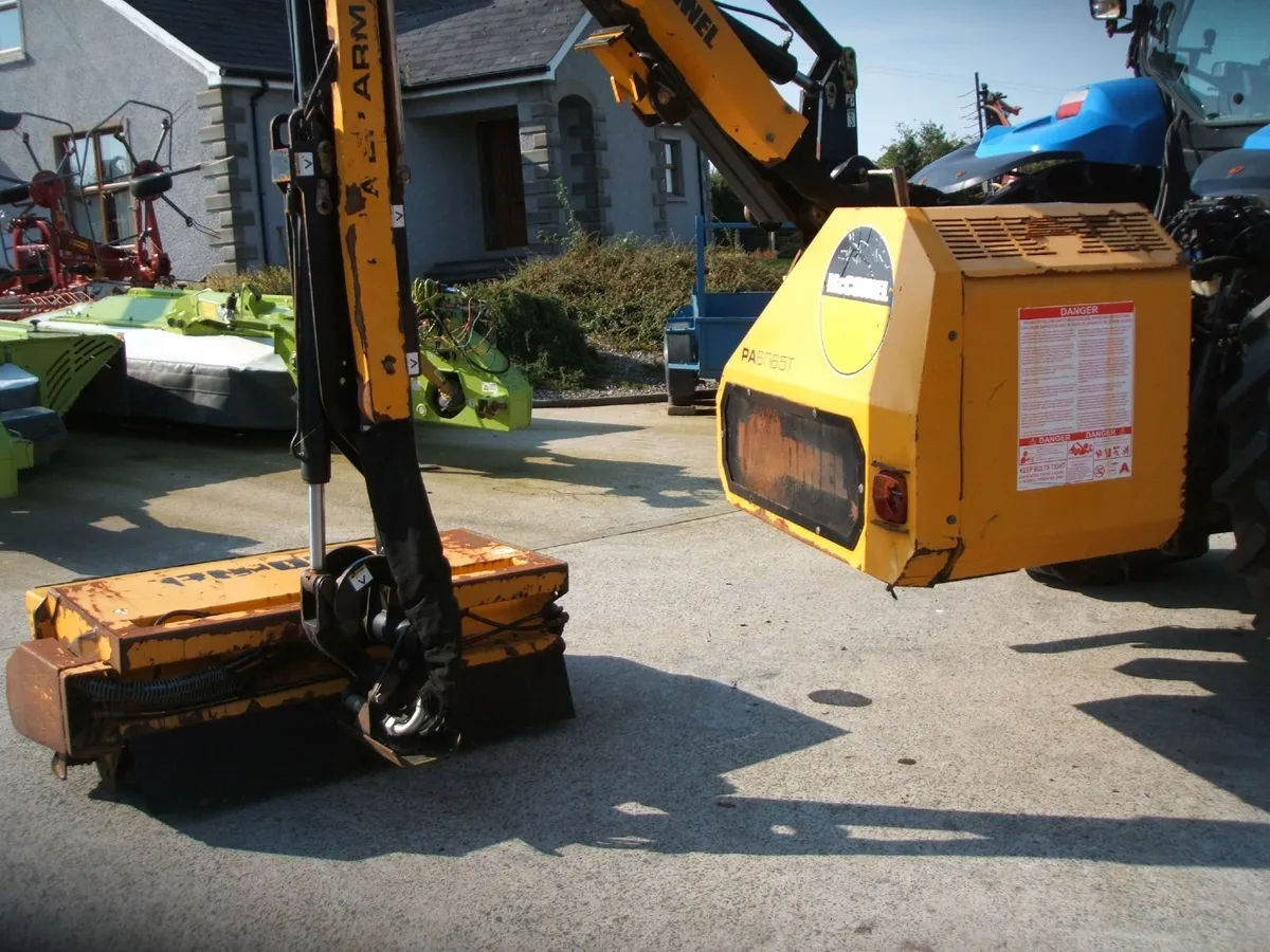 2018 McConnel 6565T hedge cutter - Image 2