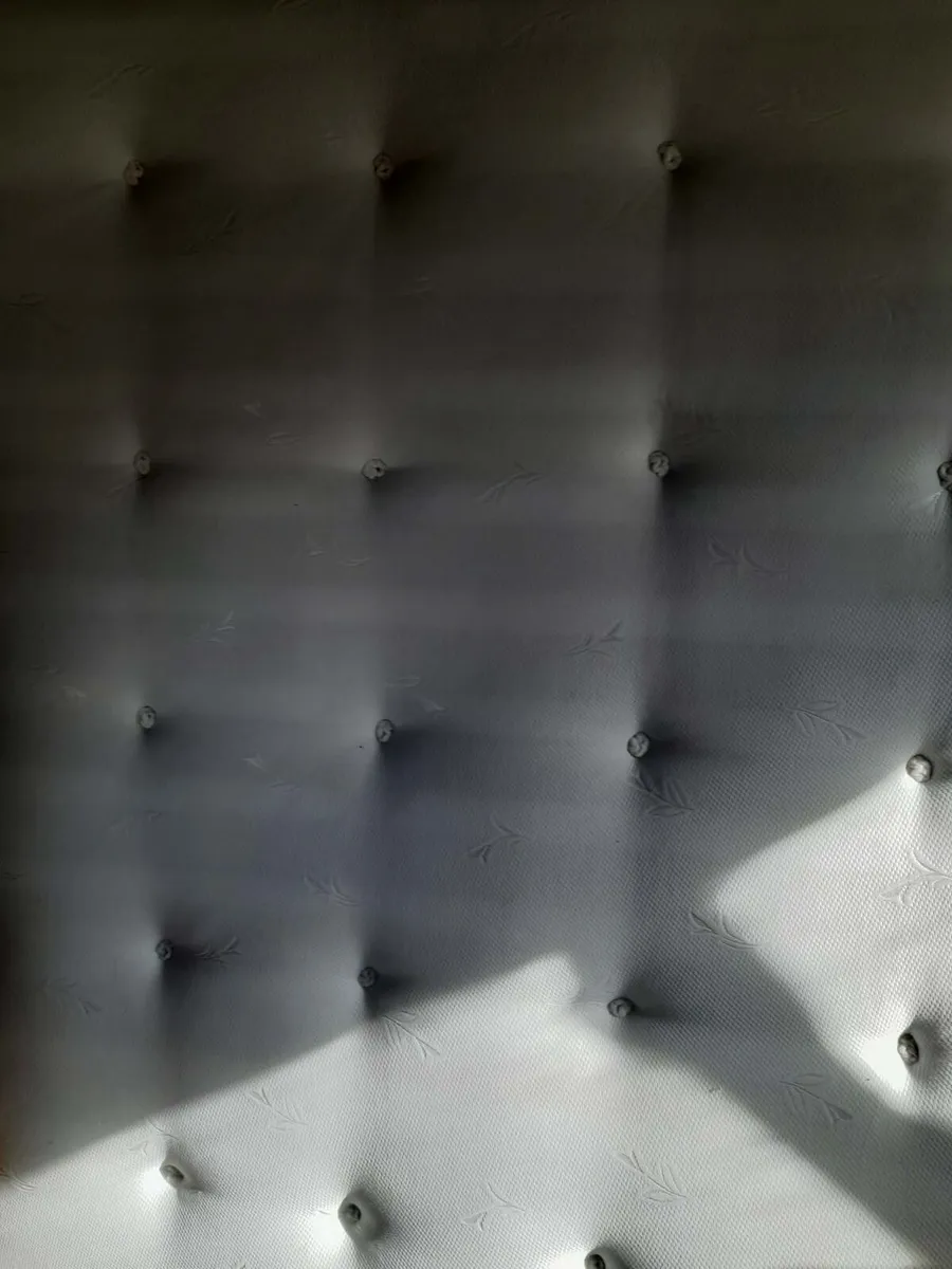 Super king size mattress as new - Image 3