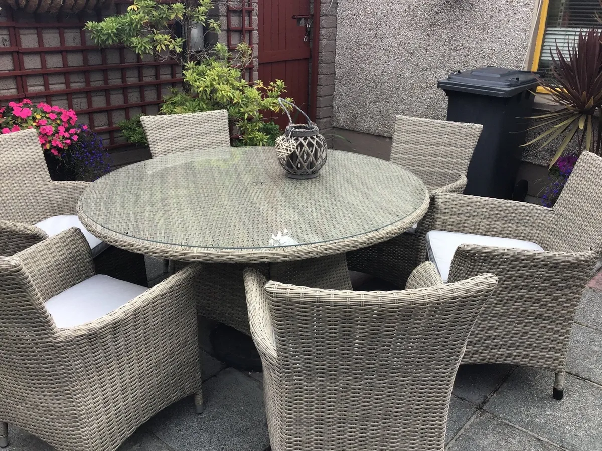 Garden furniture - Image 1