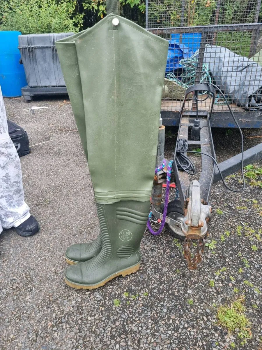 Fisherman wellies size 10 - Image 1