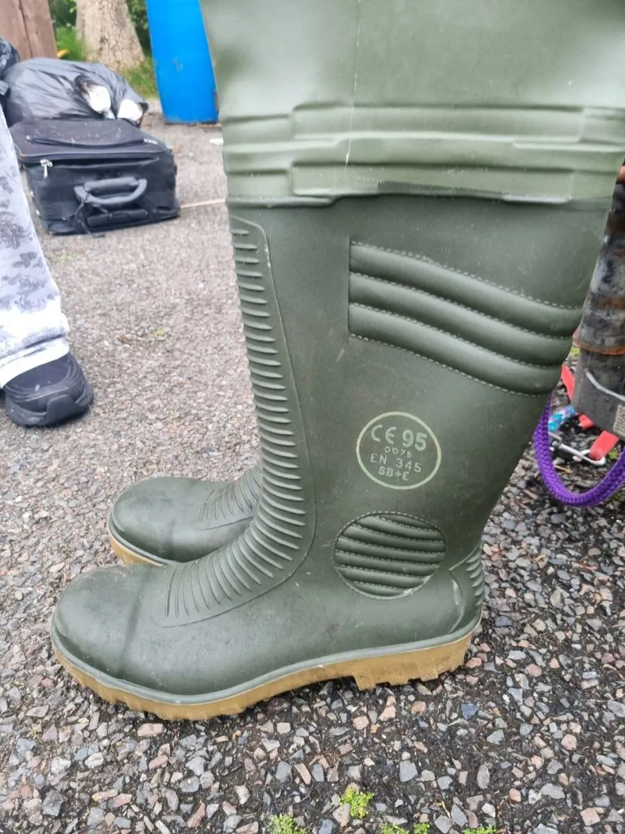 Fisherman wellies size 10 - Image 2