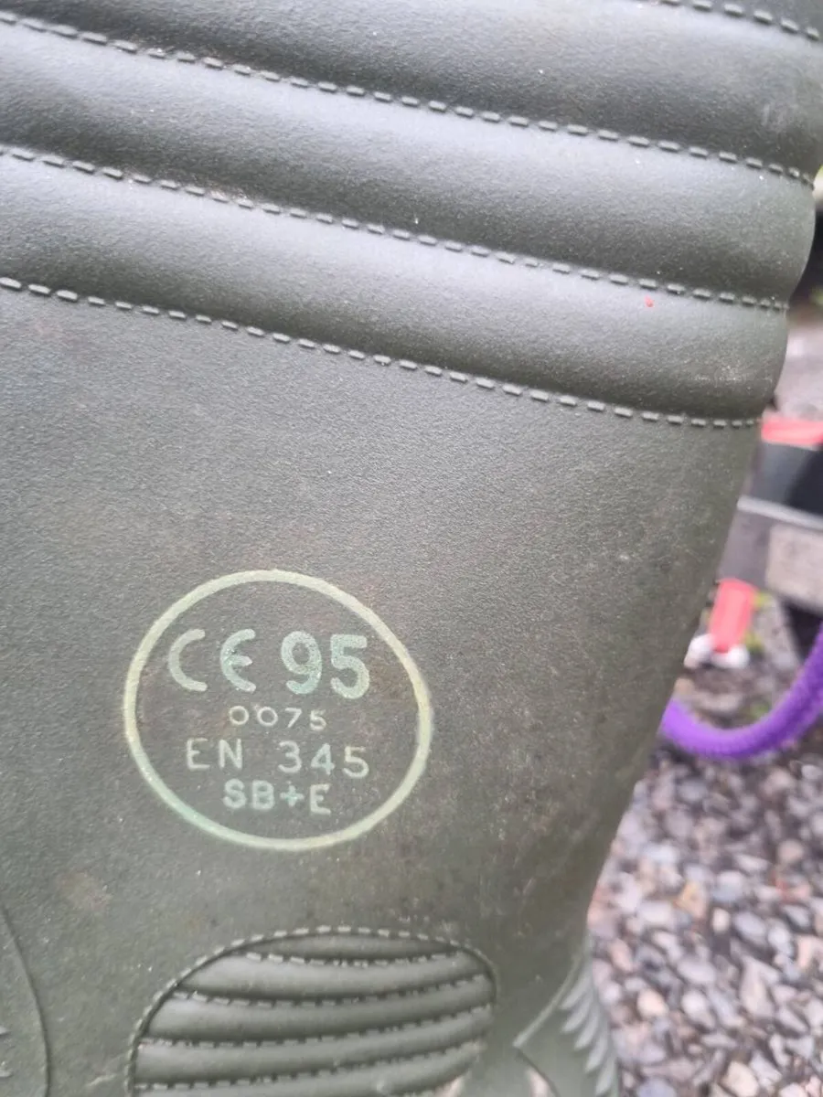 Fisherman wellies size 10 - Image 3