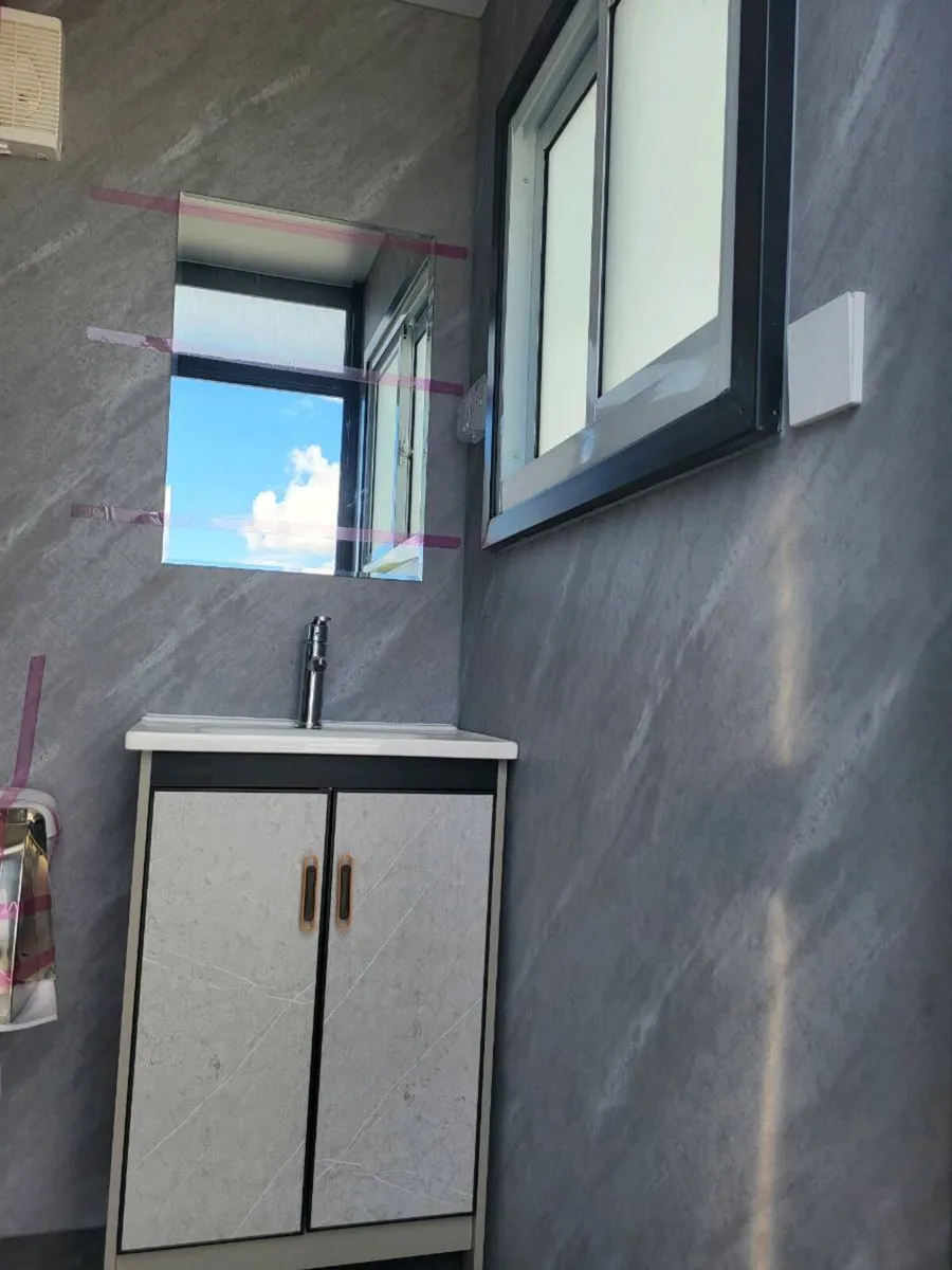 TOILET AND SHOWER BLOCK ROOM. PORTABLE - Image 3