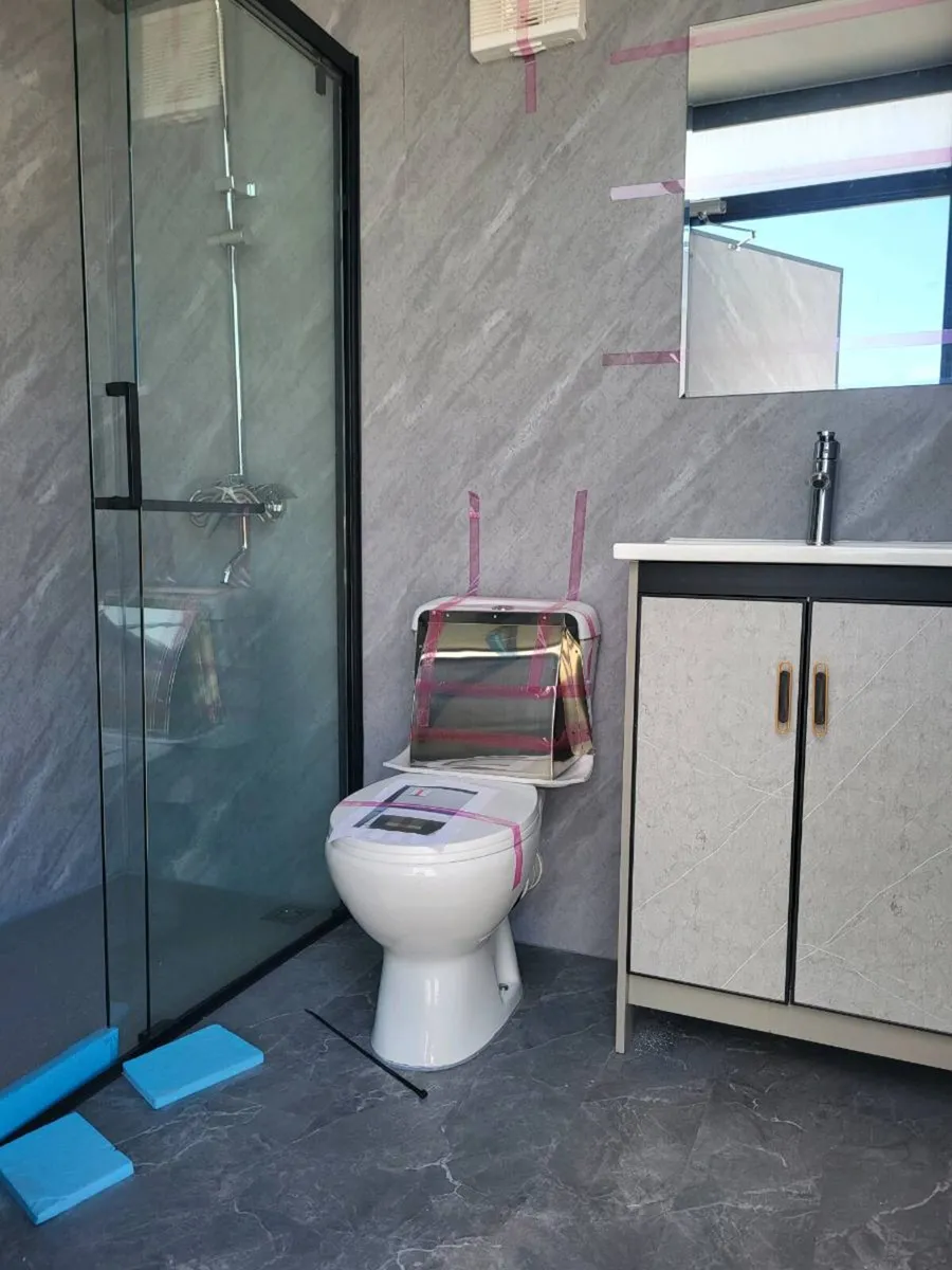 TOILET AND SHOWER BLOCK ROOM. PORTABLE - Image 4