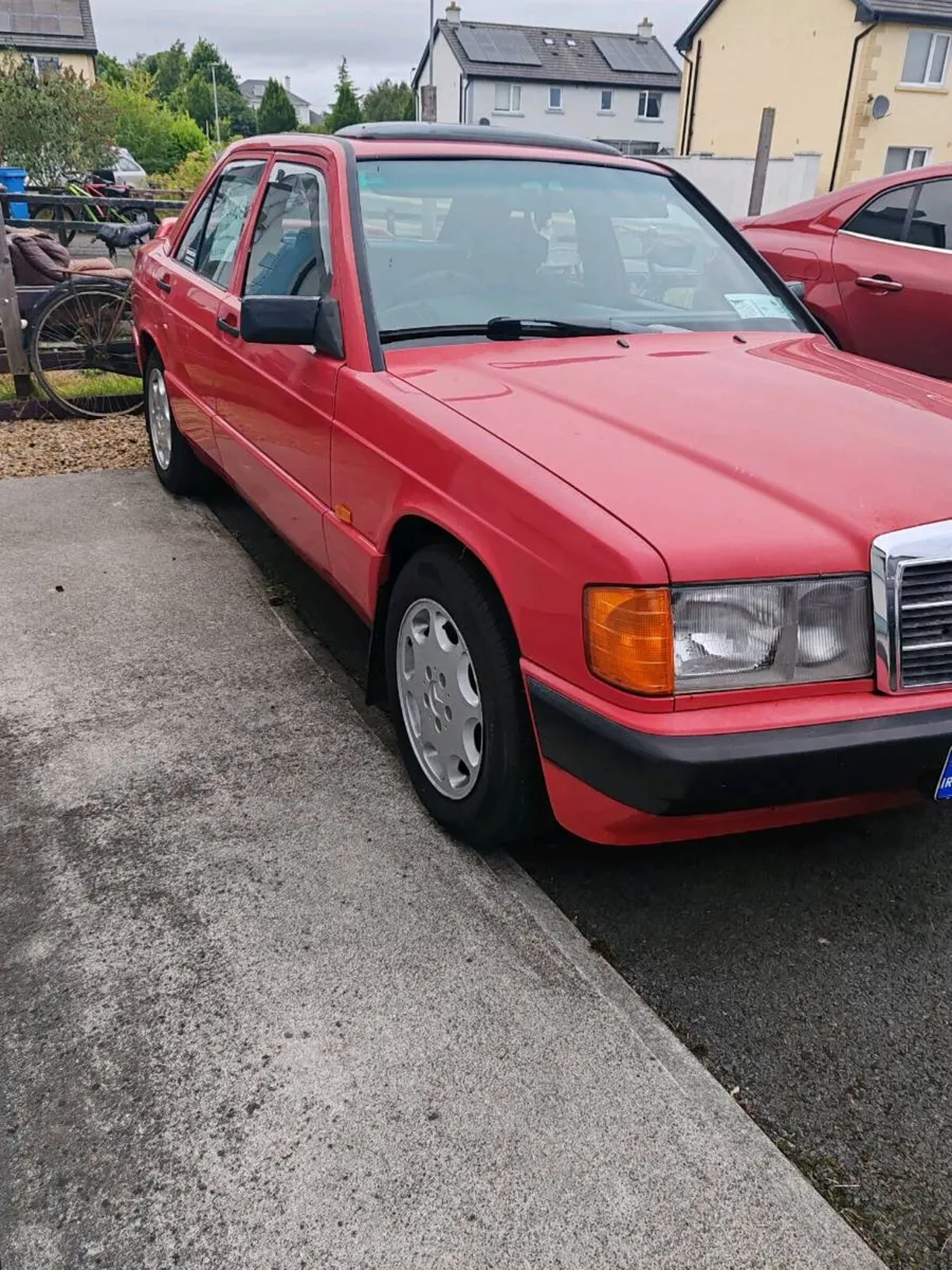 1991 Mercedes 190e - Image 2