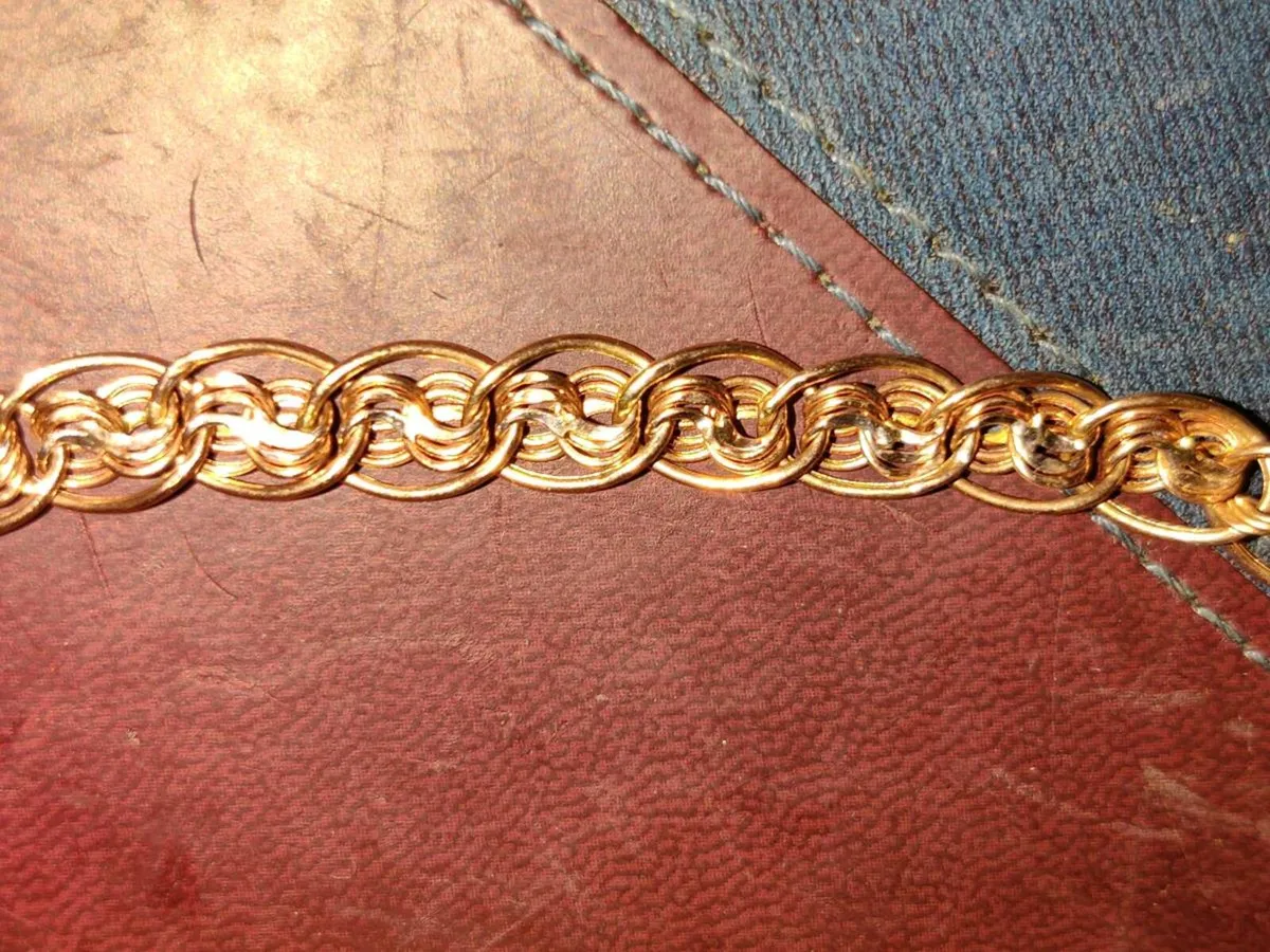 RARE, TWIRLY TWIST, 14CT SOLID Gold 5g Bracelet ! - Image 2
