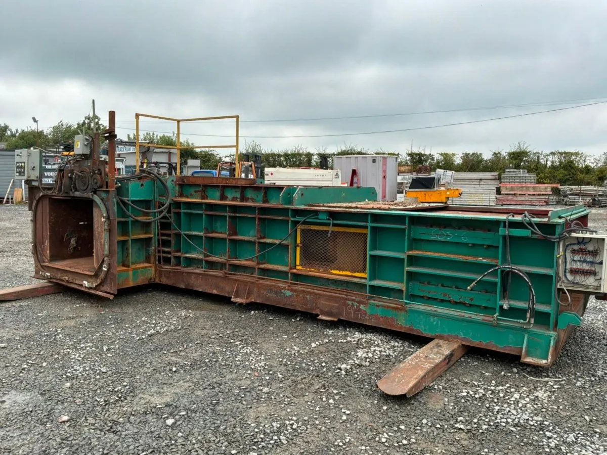 Horizontal waste recycling compactor / baler...... - Image 2
