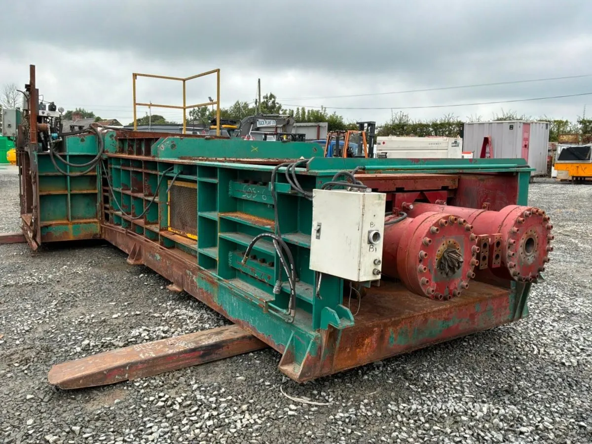 Horizontal waste recycling compactor / baler...... - Image 4
