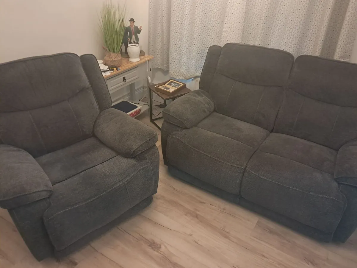Single and two seater electric recliners - Image 1