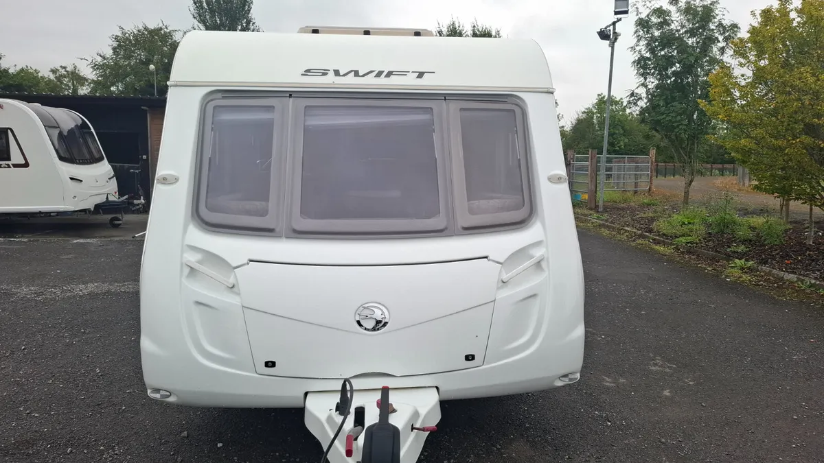 Swift Challenger Fixed Bed Caravan - Image 2