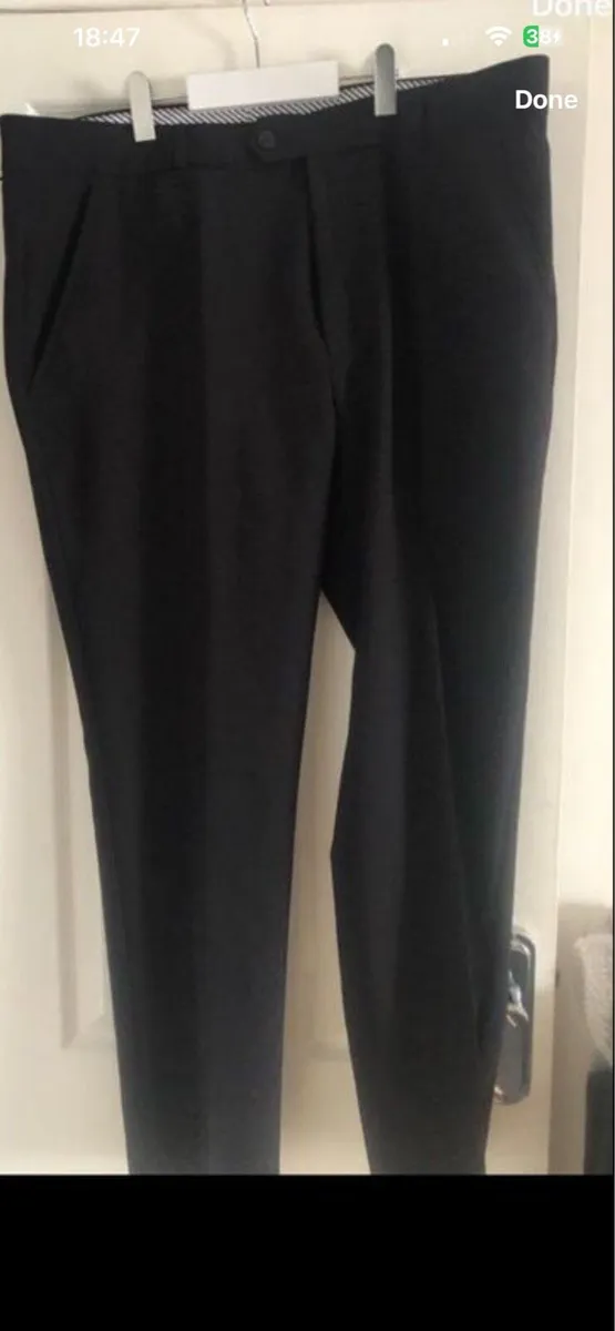 Mens back trousers W38” x L29” €10 - Image 4