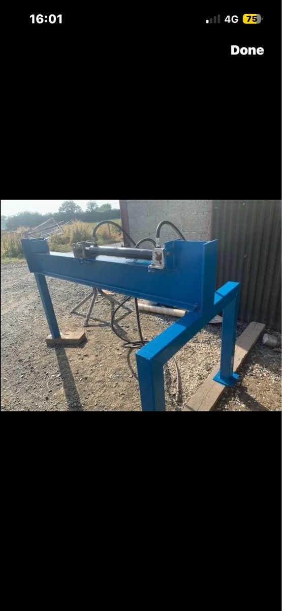 Log splitter - Image 1