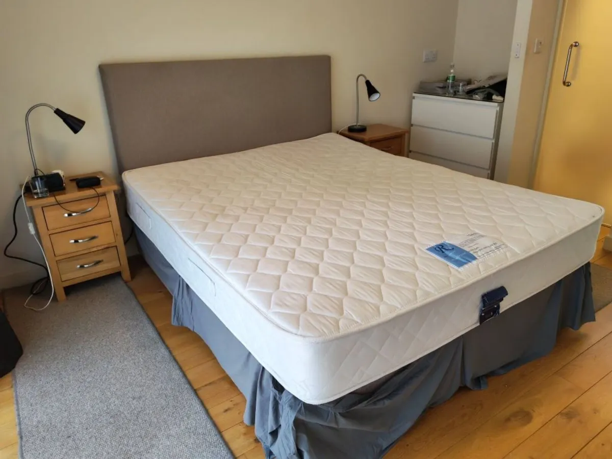 5 ft double bed with headboard - Image 4