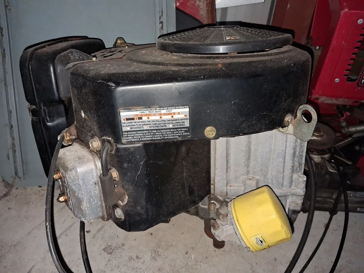 Vanguard 16hp Briggs Stratton engine - Image 2