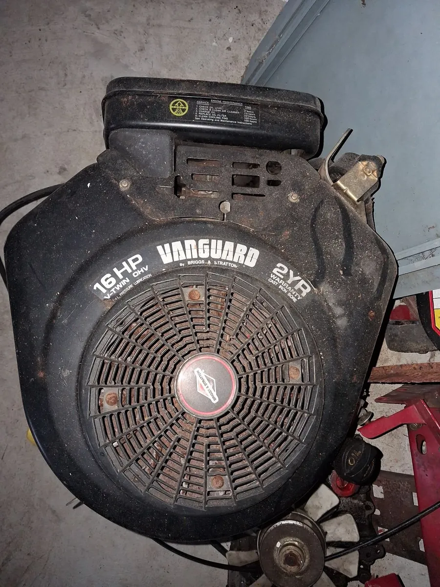 Vanguard 16hp Briggs Stratton engine - Image 1