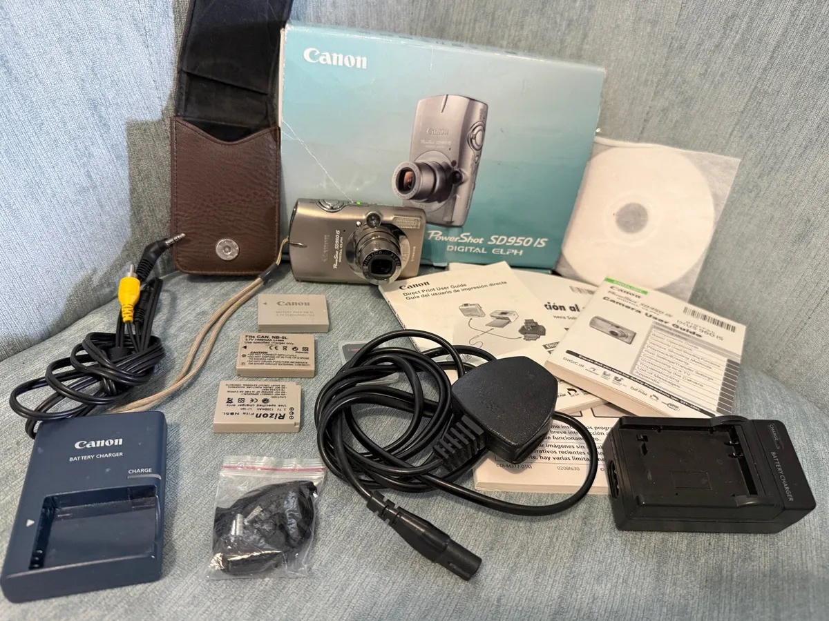 CANON Powershot SD950is 12.1MP digital camera - Image 1