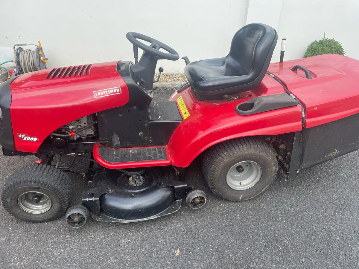 Ride on mower, craftsman LT 2000 - Image 1