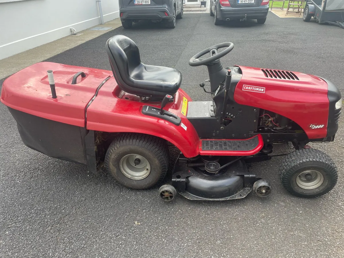 Ride on mower, craftsman LT 2000 - Image 2