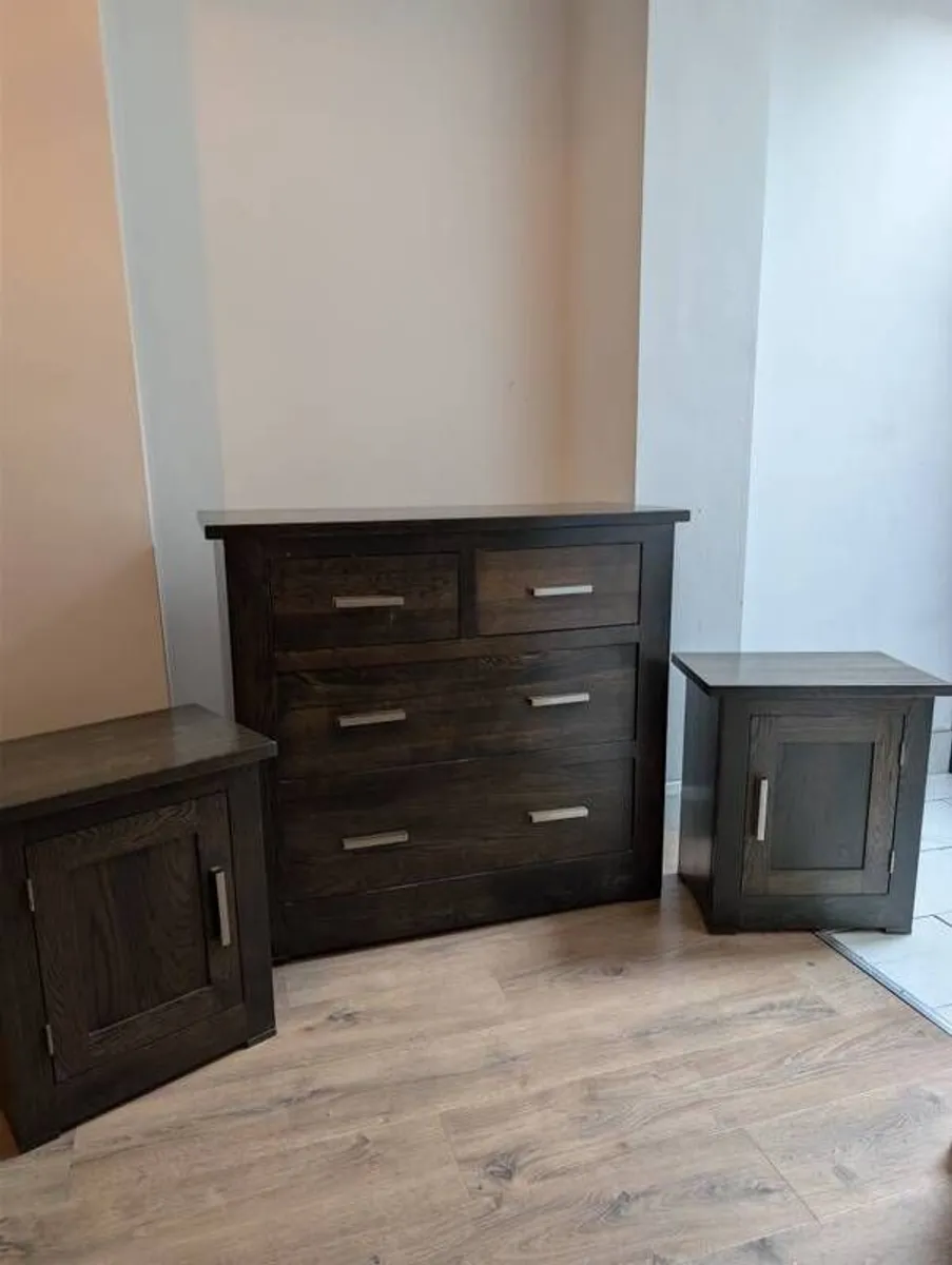 Chest & Lockers. - Image 1