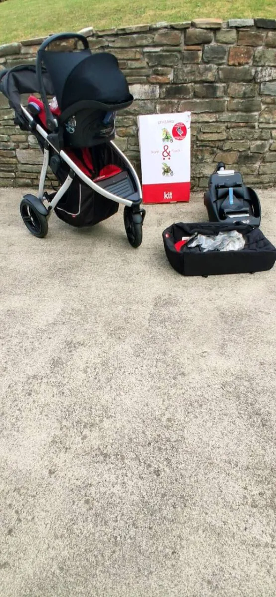 Phil and Ted's double buggy + maxi cosy and base - Image 1