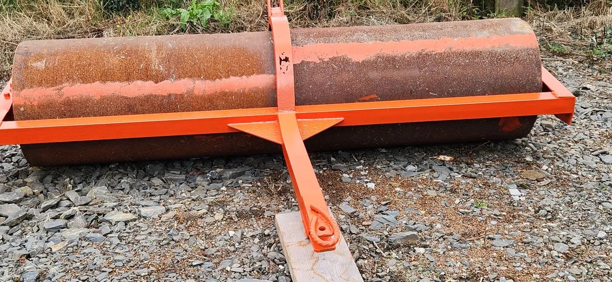 Roller - Image 1
