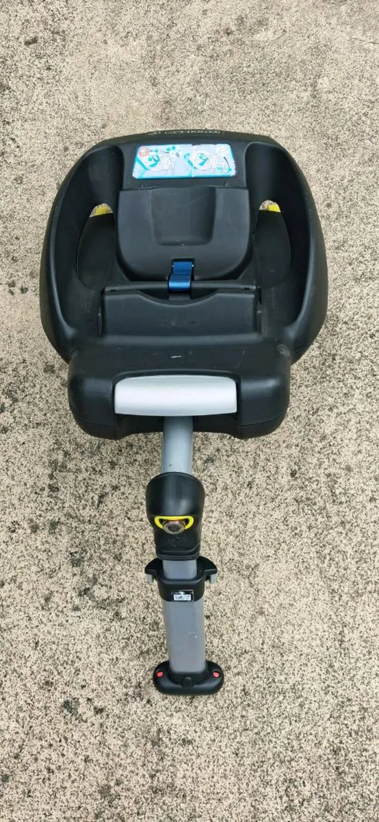 maxi cosi and car base+bike carrier extra - Image 2