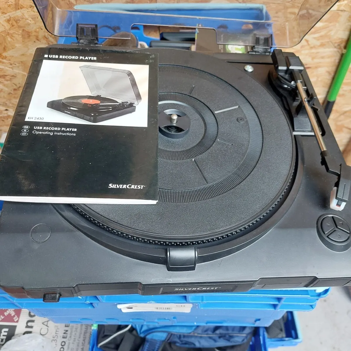 Record player - Image 1