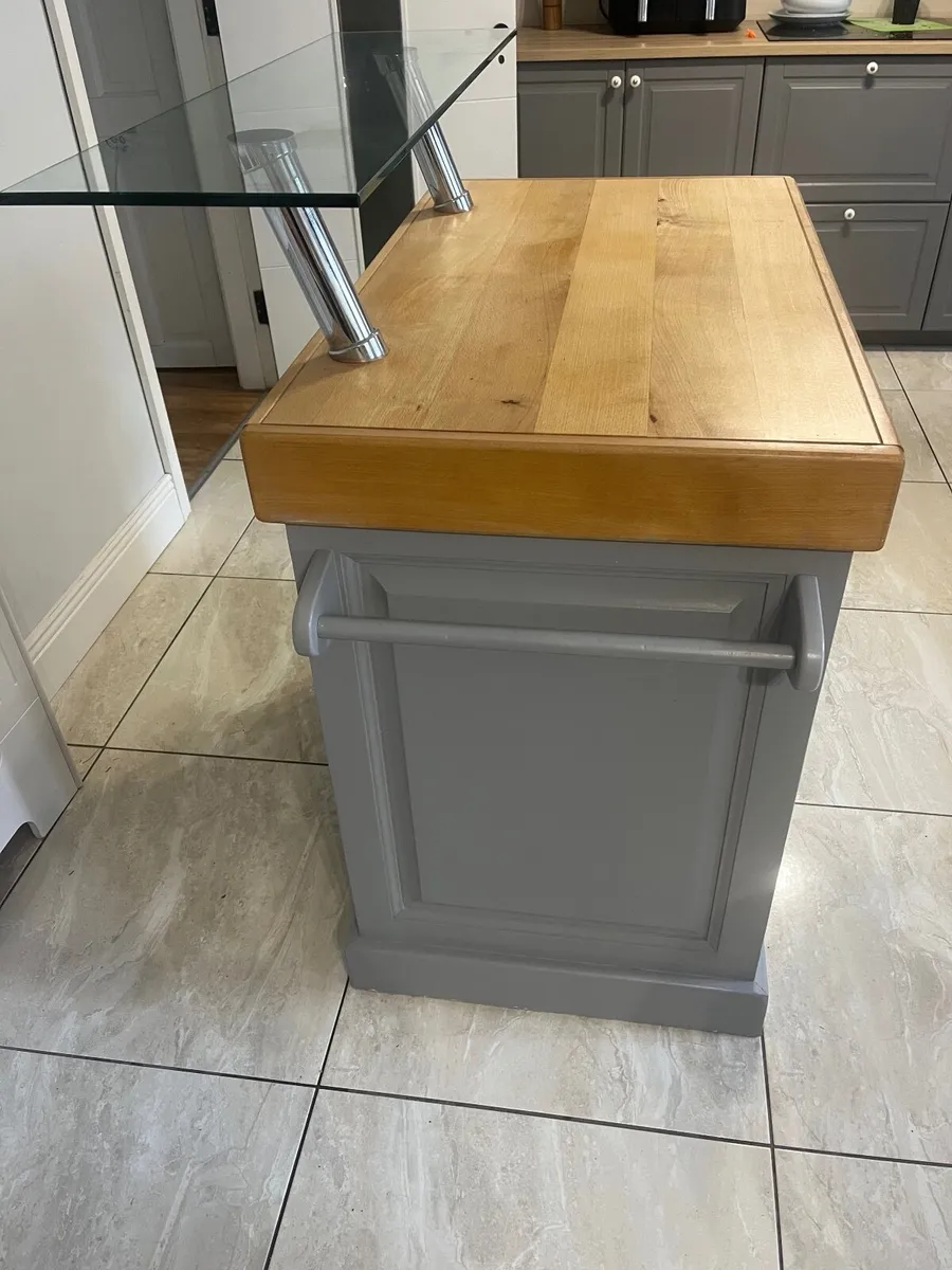 Kitchen Island - Image 3