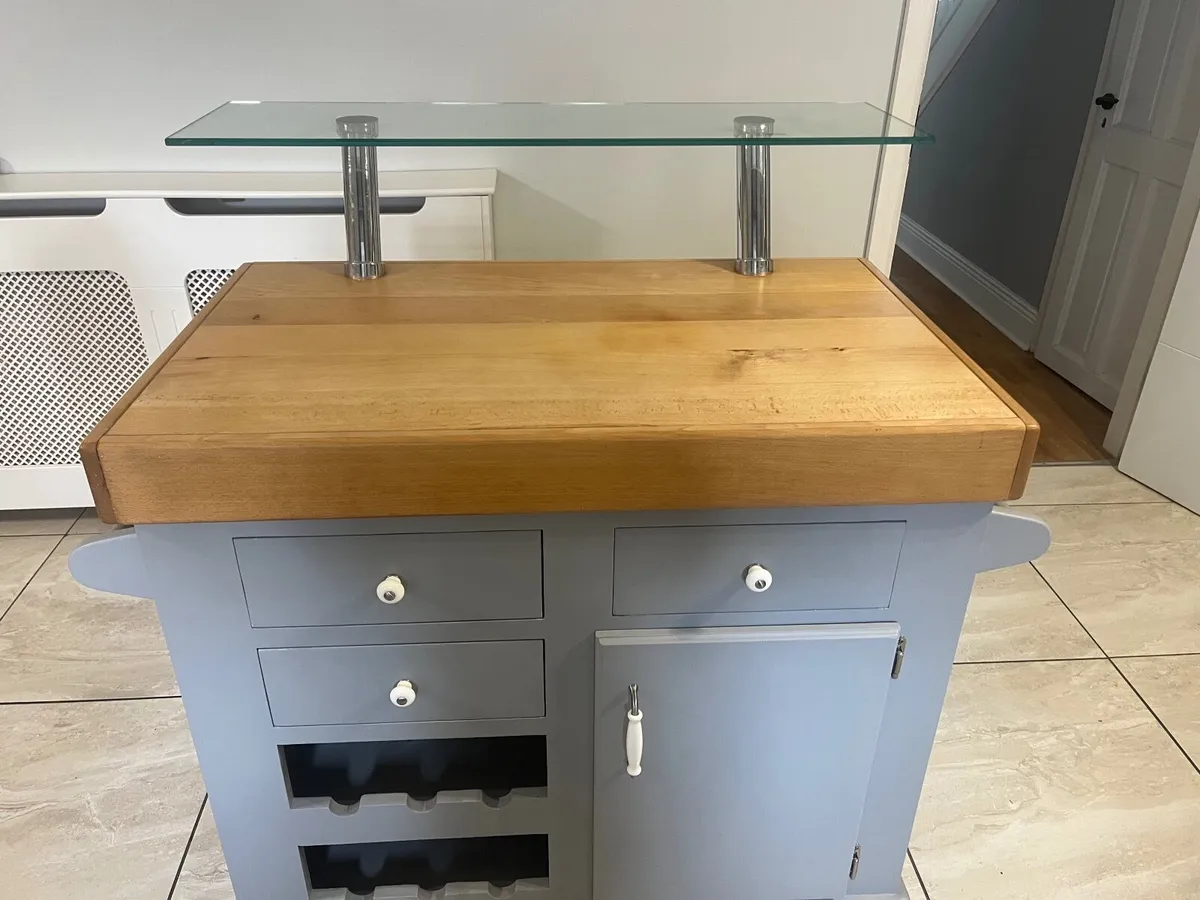 Kitchen Island - Image 4