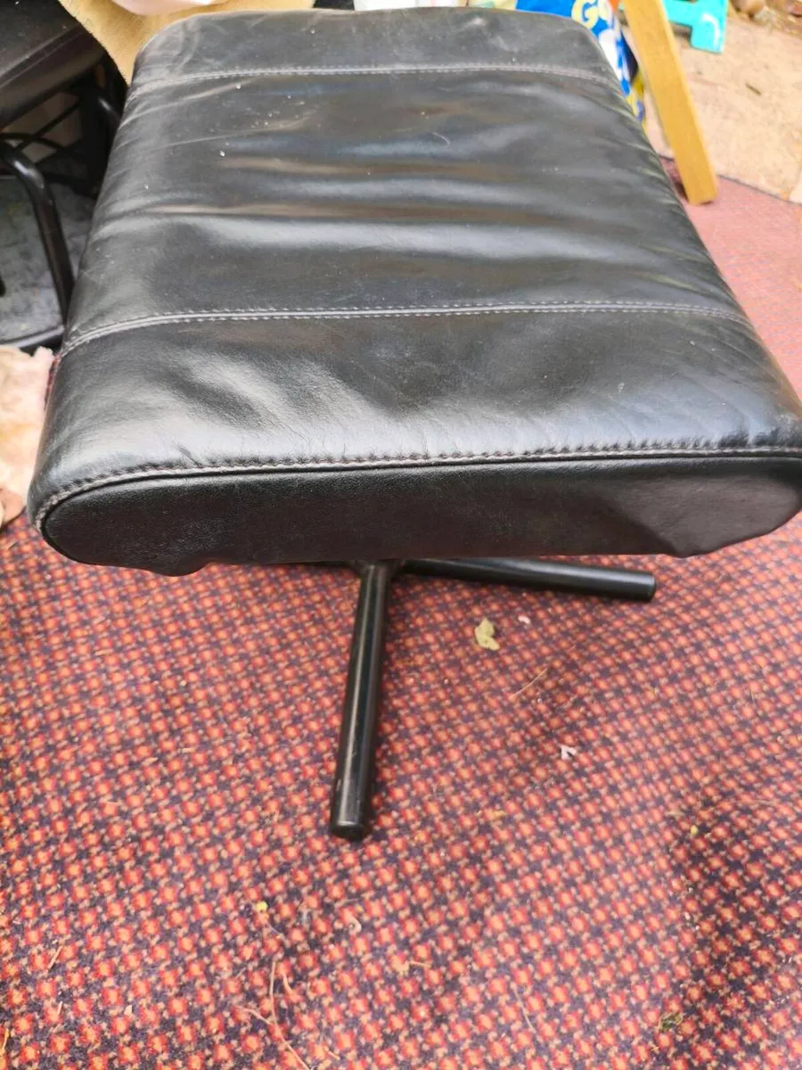 Foot stool,sit on 10 euro good condition - Image 2